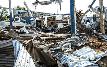 O que é o seguro de danos? Na imagem, bens materiais destruídos em alusão à importância do seguro patrimonial para empresas.